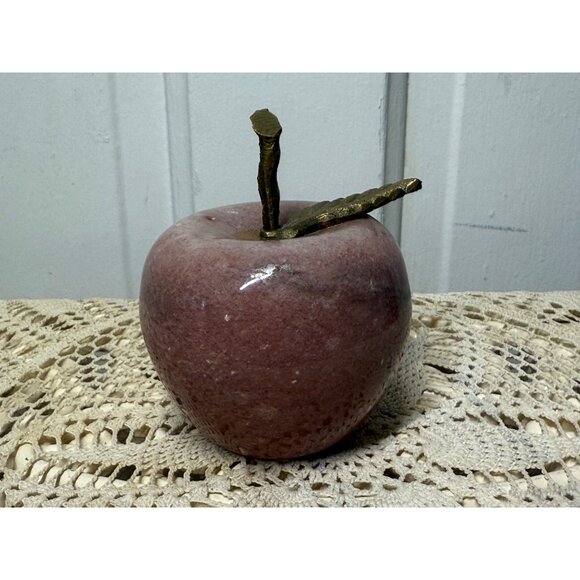 Vintage 1990s Pink MArble Stone Apple Sculpture Paperweight - Picture 3 of 8